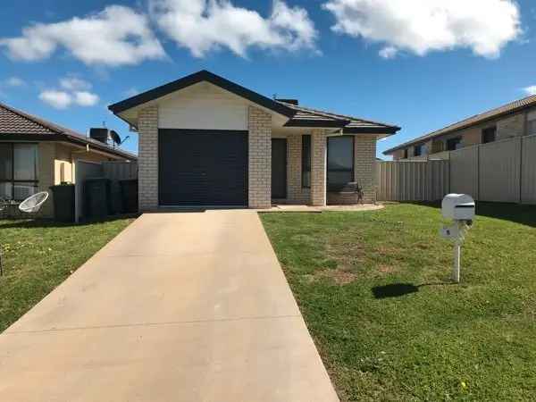 4 BEDROOM HOME - OXLEY VALE LOCATION