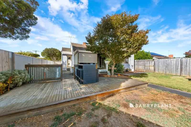 Buy Cottage in Prime Location with Alfresco Dining and Garaging