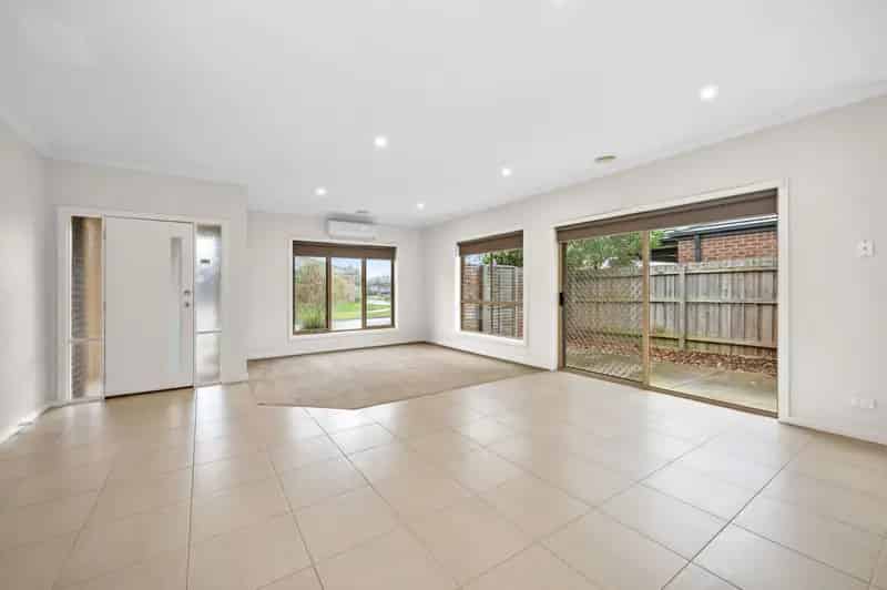Real Estate For Lease - 11 Wannon Way - Whittlesea , VIC