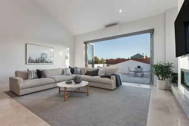 House For Sale in Melbourne, Victoria