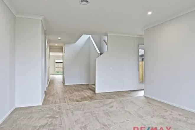House For Rent , 12, Colonial Circuit, Melbourne, Victoria