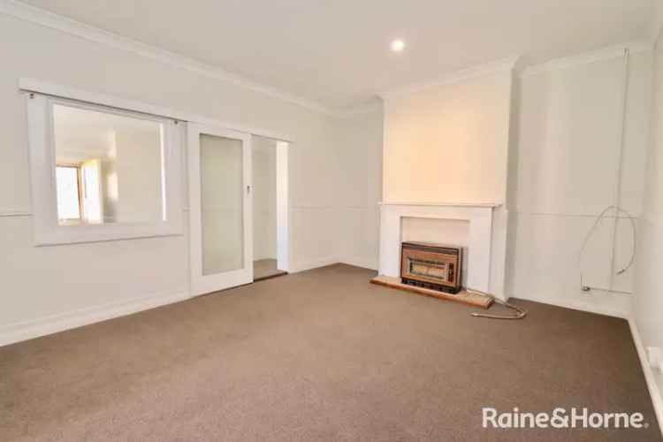 House For Rent in Bathurst, New South Wales