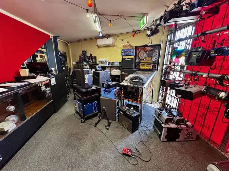 Office space with prominent exposure