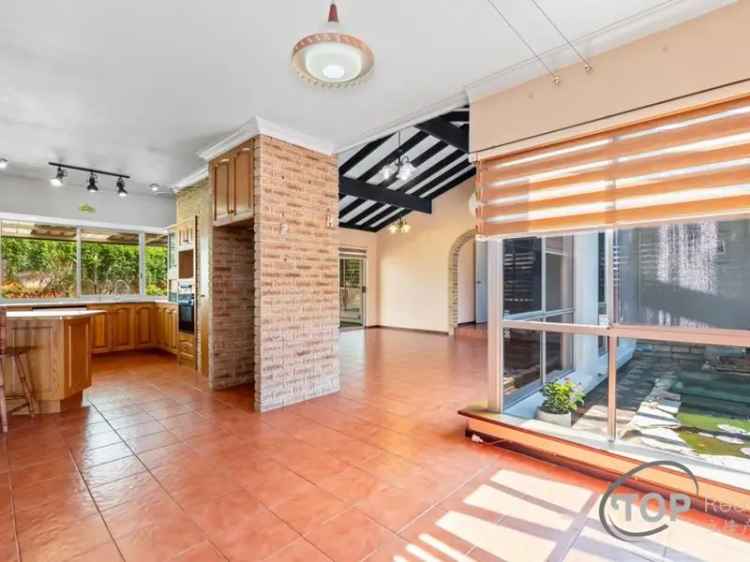 House For Sale in City of Melville, Western Australia