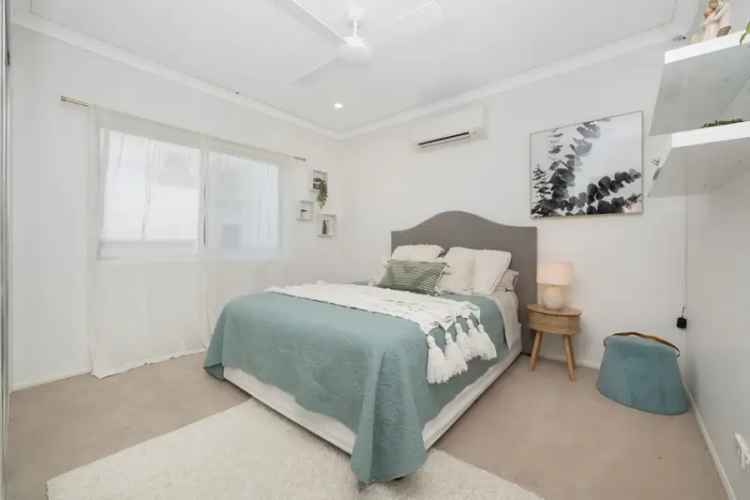 Luxury Buy Home 4 Bedroom in Fairway Estate Townsville