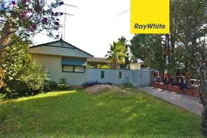 Spacious 3 Bedroom Home Near Campbelltown CBD