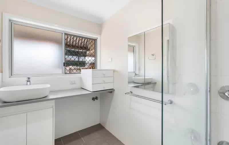 Beautifully Renovated 3-Bedroom Home in Tranquil Wynnum West