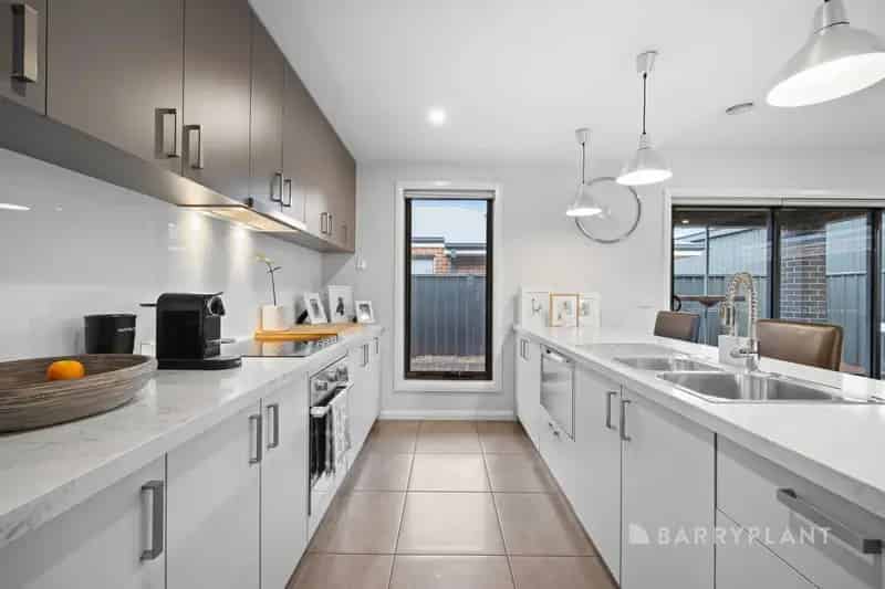Buy modern stylish home in Whirrakee Estate with three bedrooms