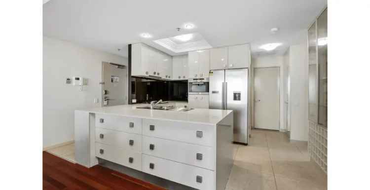 Buy Luxury Apartment Brisbane City with Miele Appliances and 2 Car Spaces