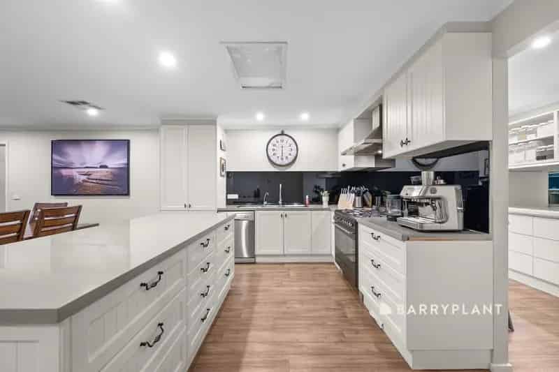 4 Serendip Court, Narre Warrem