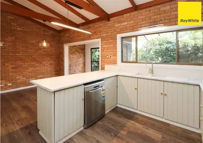 Lovely Brick Veneer on Ross Hill
