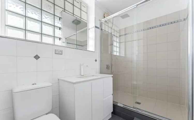 1 room apartment of 168 m² in Melbourne