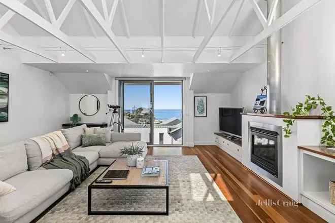 Luxury Contemporary Home near Seascapes and Botanic Gardens