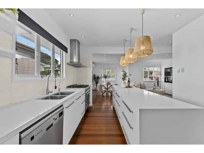 Excellent Family Home With Huge Yard And 5 Car Spaces!