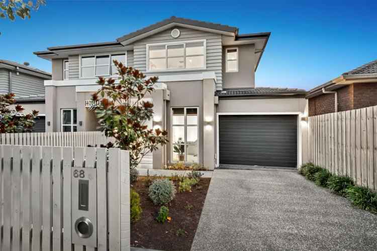 Premium Townhouse in Carnegie - Family Home with Modern Features