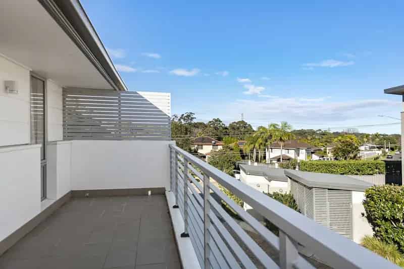 Lease Freestanding Home in Belrose with Contemporary Style and Gardens