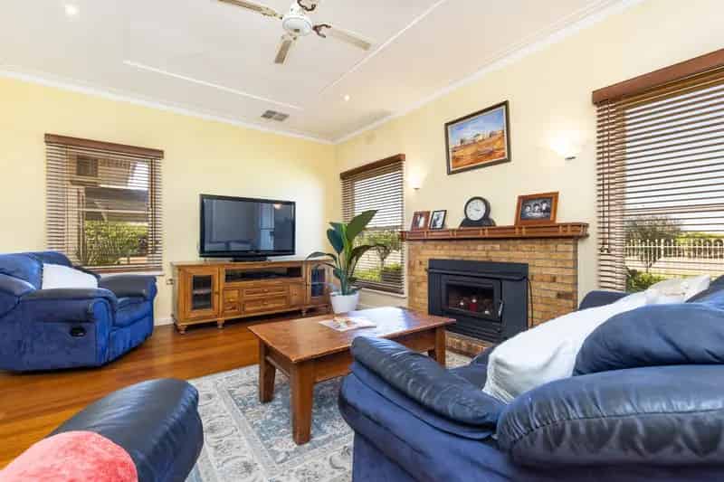 Idyllic country living just minutes from the CBD.