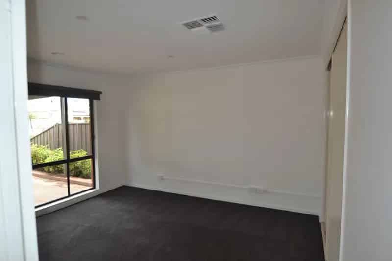 1/136 Pakenham Street, Echuca VIC 3564 - House For Lease