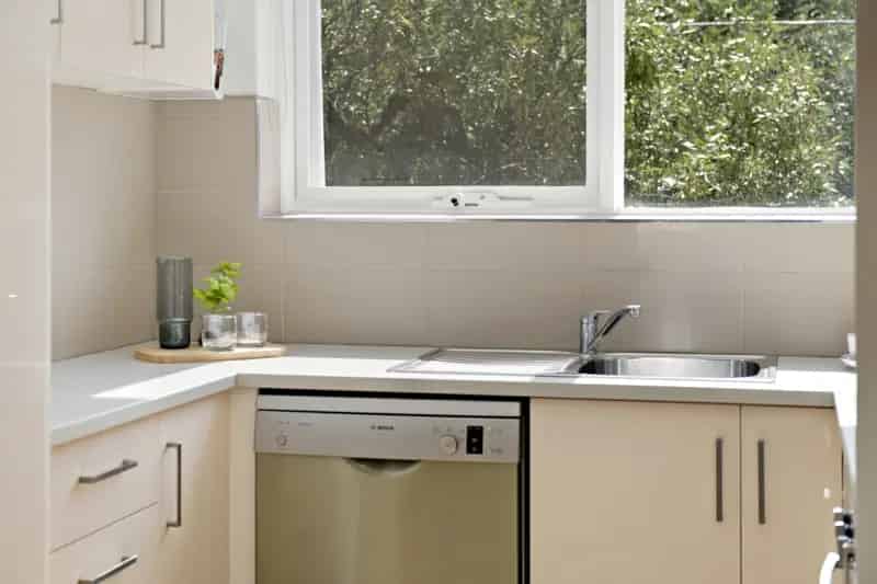 Rent Stylish Light Filled Apartment in Brunswick West with Modern Features
