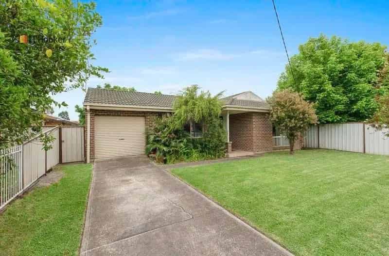 PRIME LOCATION OPPORTUNITY!