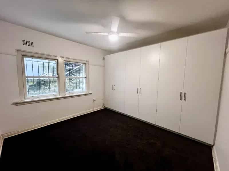 Peaceful Two Bedroom Unit With Harbour Foreshore Views