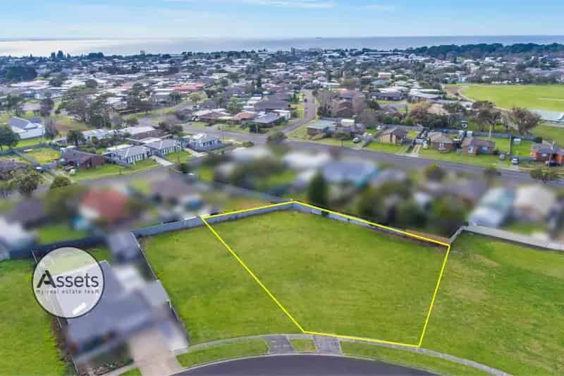 Development site land available for sale in ideal location
