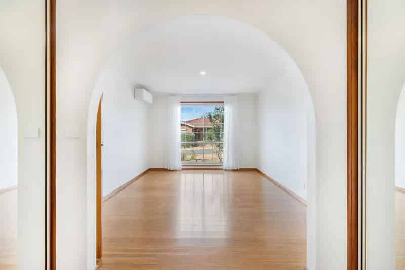 Lease Beautifully Updated House in Lyneham with Modern Living Features