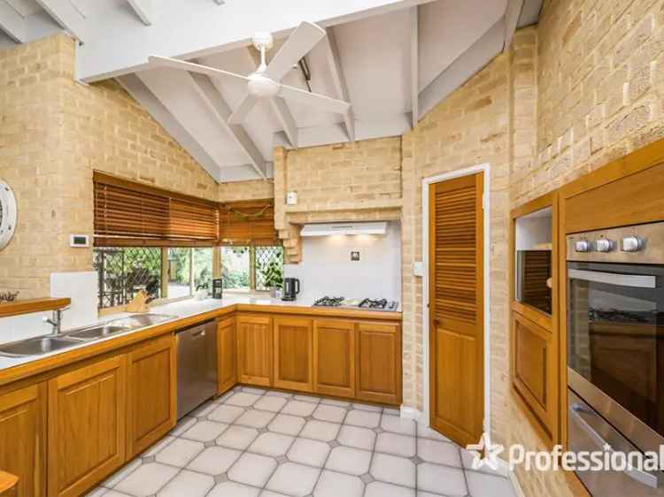 House For Sale in City of Swan, Western Australia