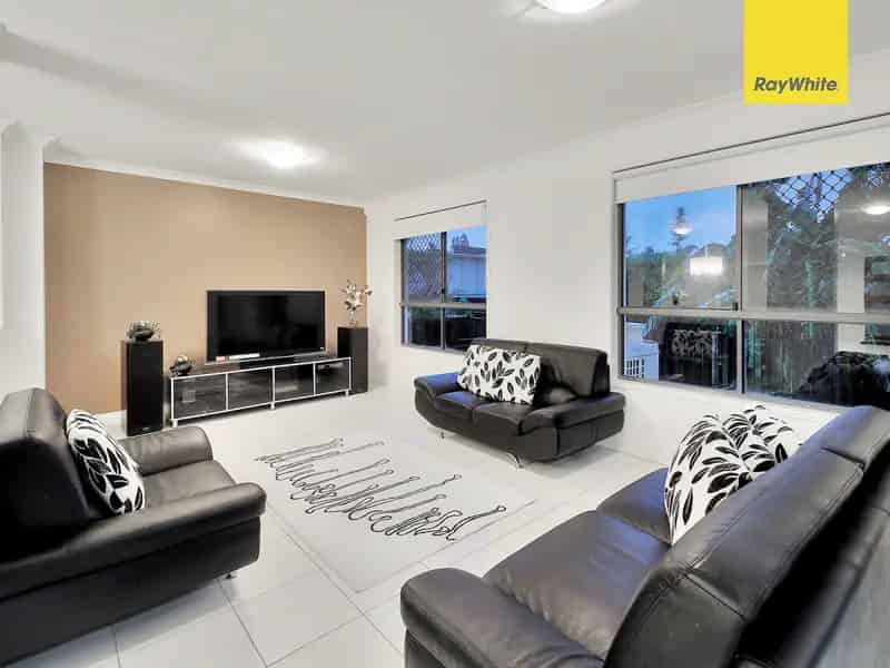 Spacious, Stylish & Perfectly Located!