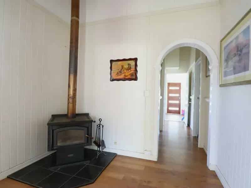 Buy House in Hawthorne with Spacious Layout and Outdoor Entertaining Area