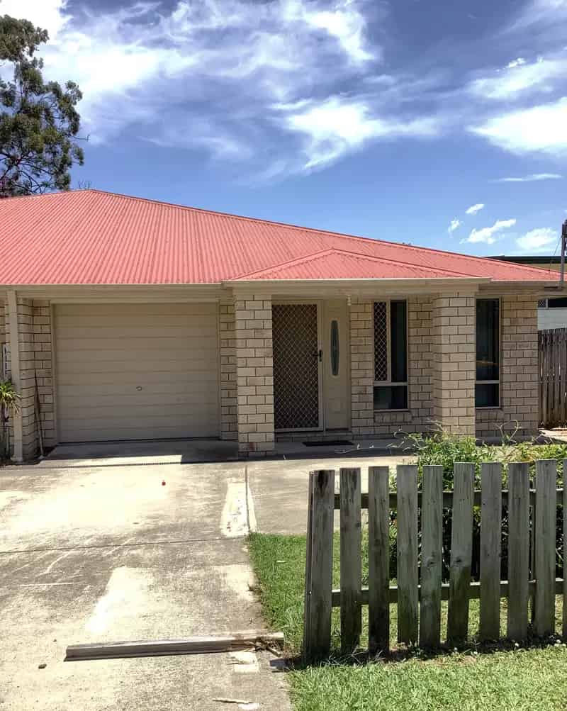 Rent Modern Duplex with Spacious Bedrooms and Fenced Backyard