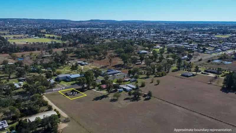 Buy Land at Lake Inverell Estate with Scenic Features