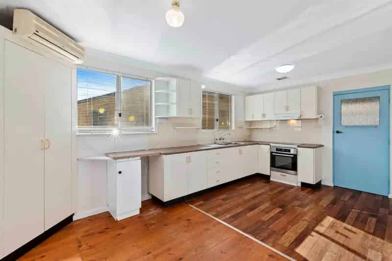 Buy house in Batehaven with dual living potential and great features