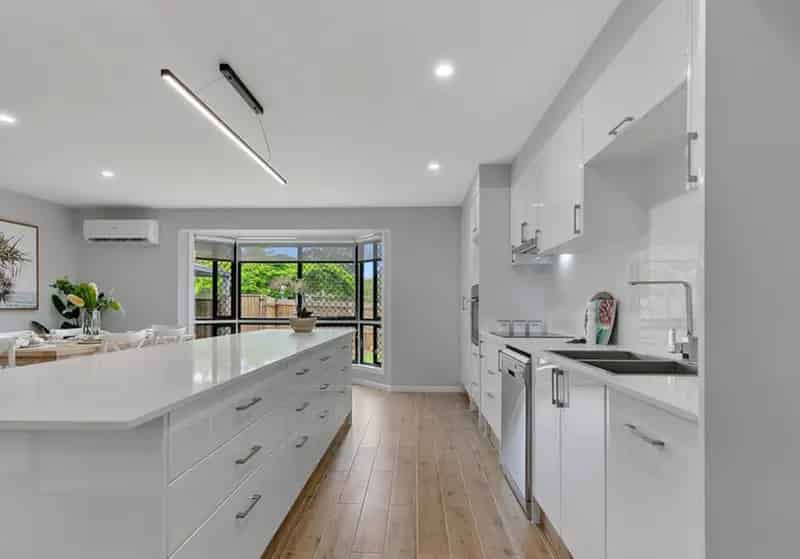 Spectacular 4 Bedroom Family Home