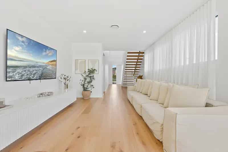 Luxury Buy Seaside Home in Shell Cove with Pool and Marina Proximity
