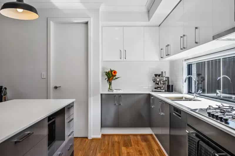 Designer Family Haven a Stone's Throw to Henley Beach, River Torrens & More.