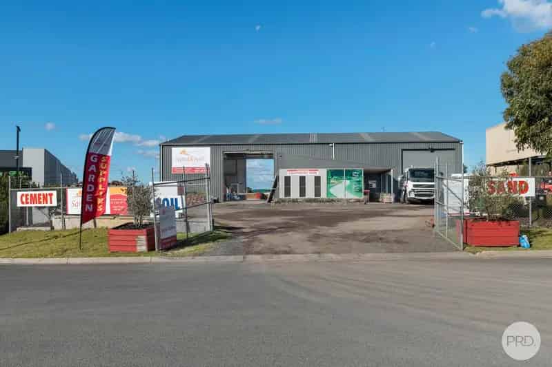 Highly successful sand and soil business in a rapidly developing location.
