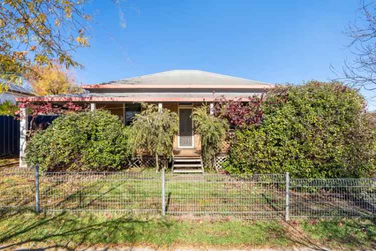 Buy Brick Home in Molong with 3 Bedrooms and Covered Outdoor Area