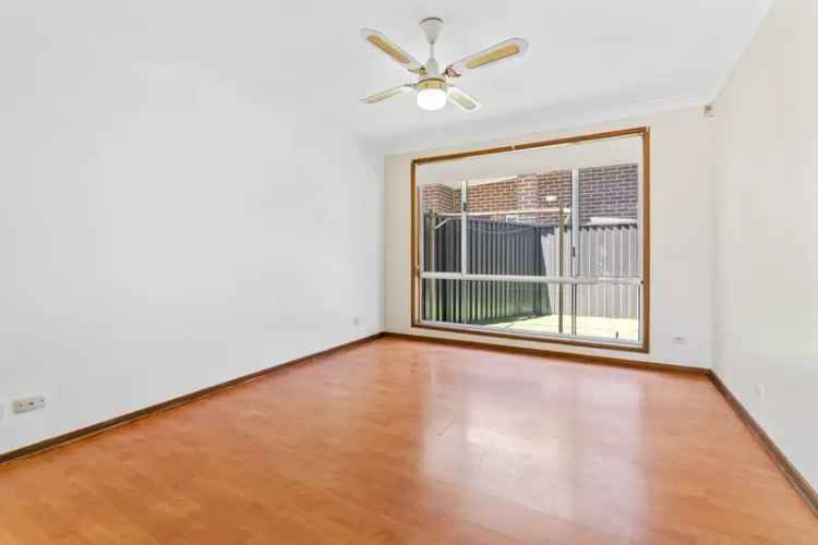 Real Estate For Lease - 17 Dunbar Place - Mount Annan , NSW