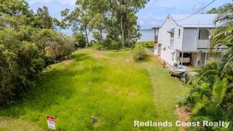 Buy waterfront block on Lamb Island with stunning views and elevation