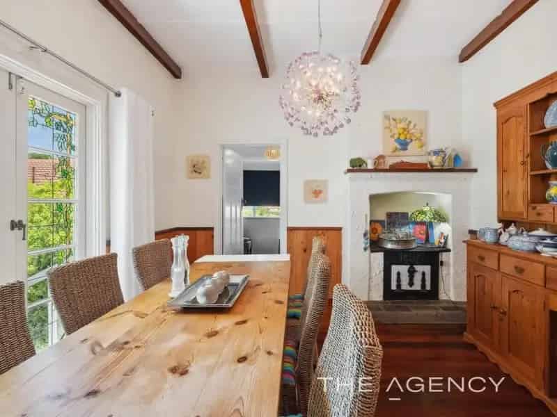 House For Sale , 15, Kalamunda Road, City Of Kalamunda, Western Australia