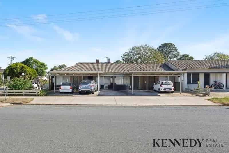 Attention Investors & First Home Buyers Affordable Opportunity in Central Yarrawonga