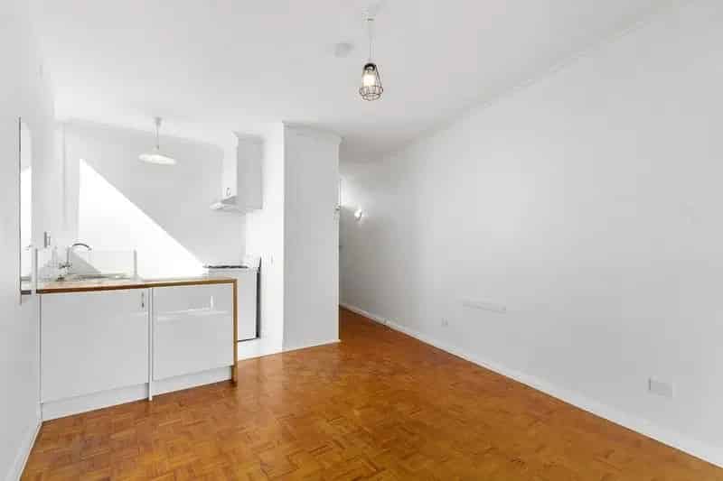 Neat Studio Apartment Close to CBD