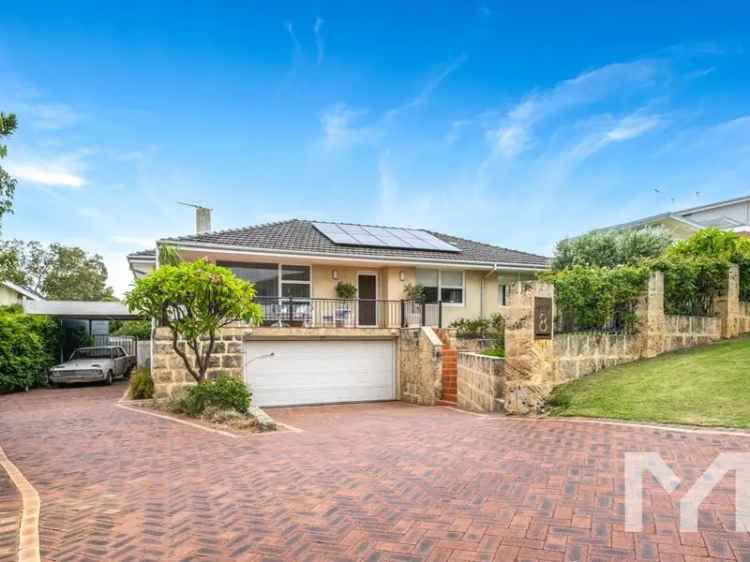 Melville Family Home 4 Bed 2 Bath 936sqm Block