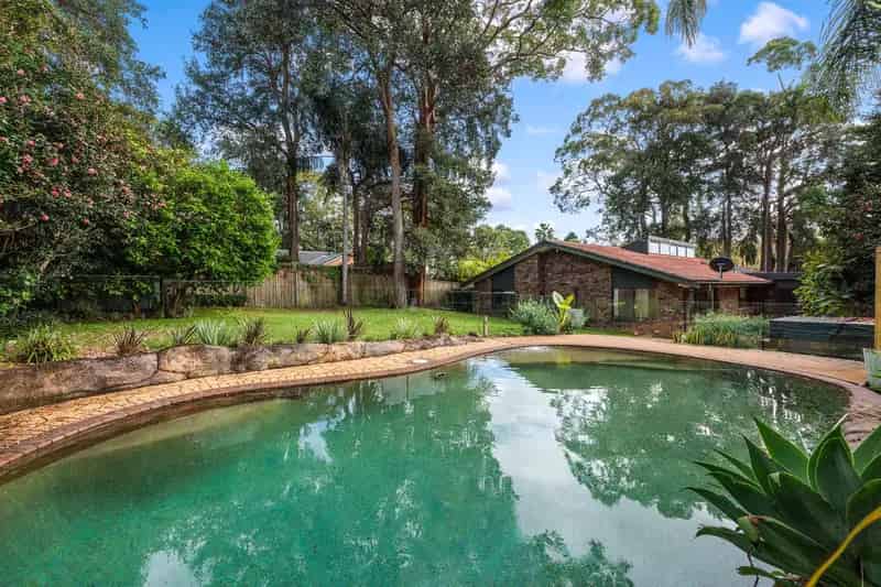 Real Estate For Lease - 5 Lawson Parade - St Ives , NSW