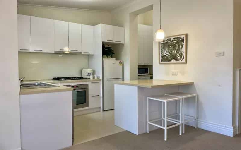 2 rooms house of 317 m² in Melbourne