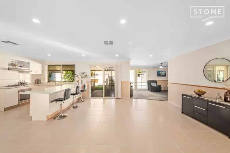 Real Estate For Sale - 18 Toucan Close - Cameron Park , NSW