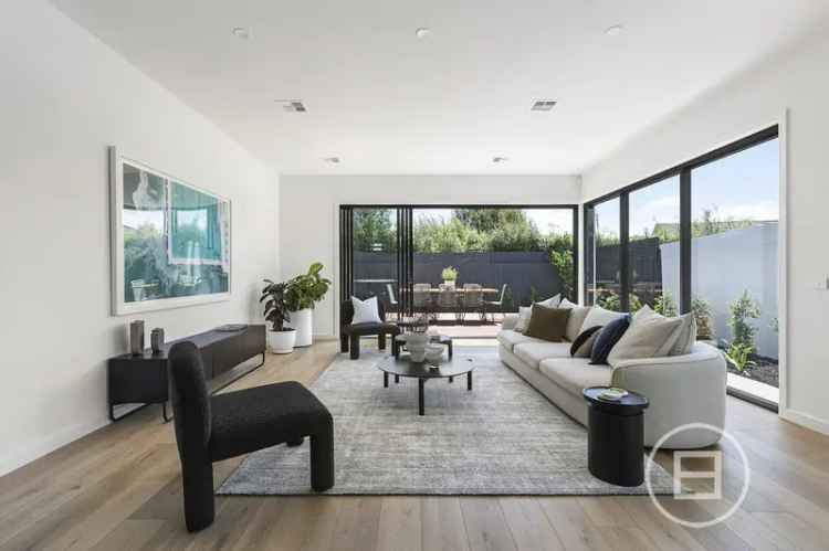 House For Sale in Melbourne, Victoria