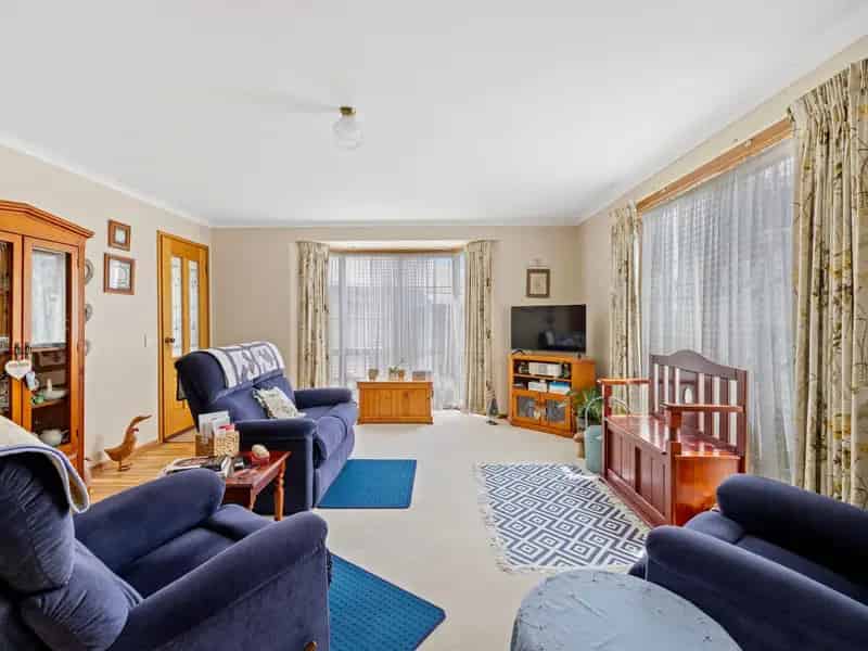 Buy block of units in Wonthaggi with cozy brick exterior and spacious layout