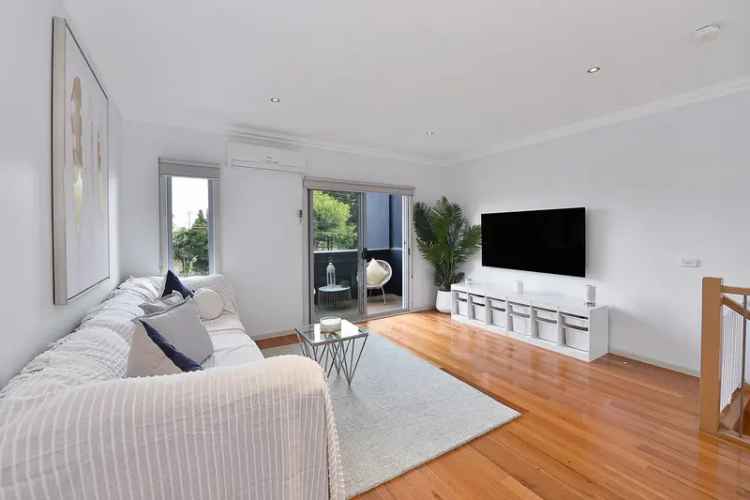 FABULOUSLY LOCATED AND HASSLE FREE INVESTMENT